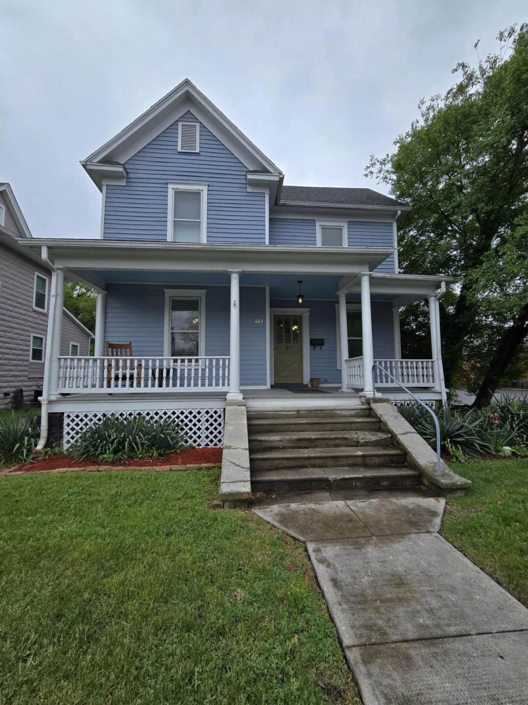 223 W Locust St - Photo 34