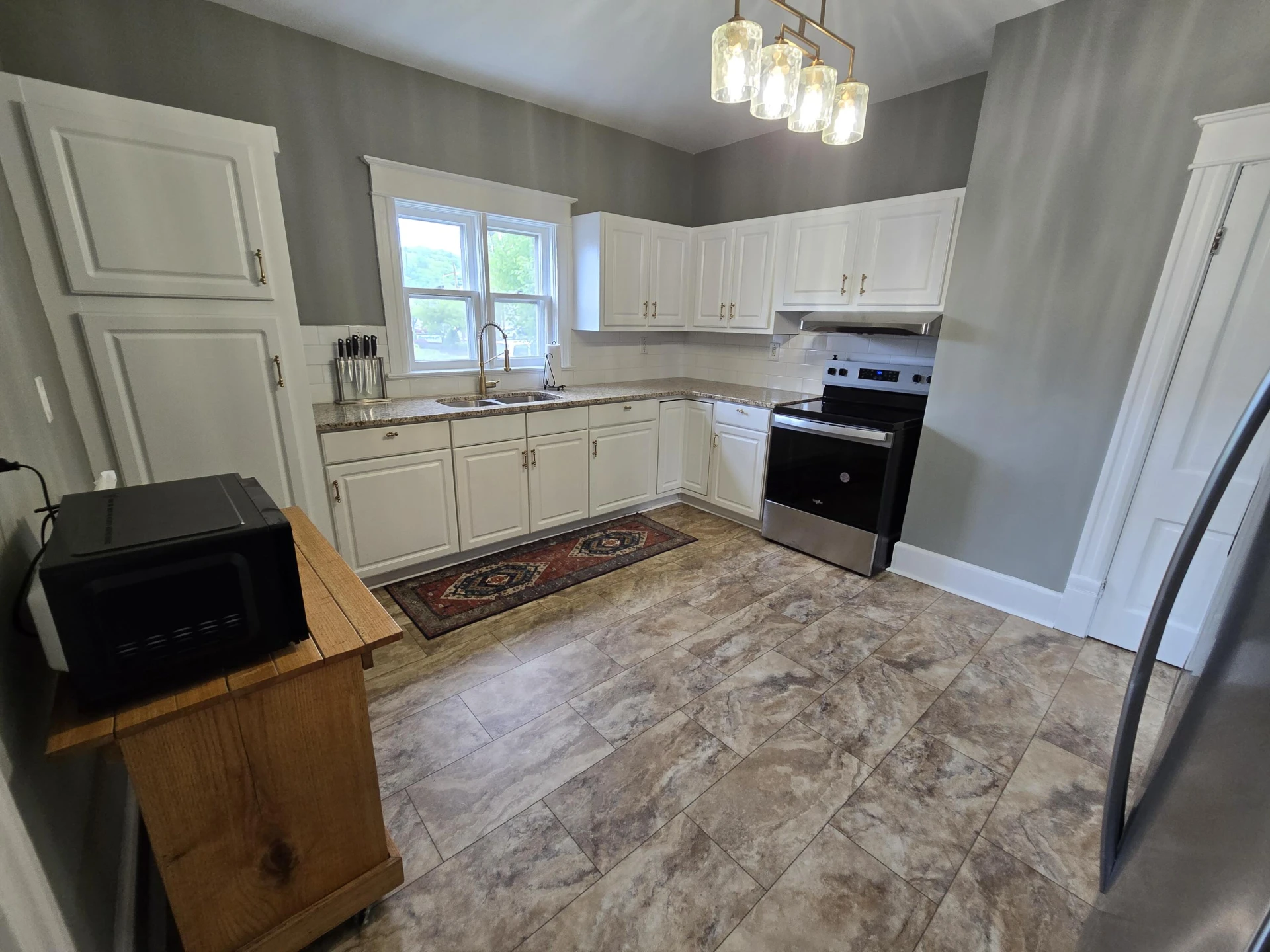 223 W Locust St - Photo 8