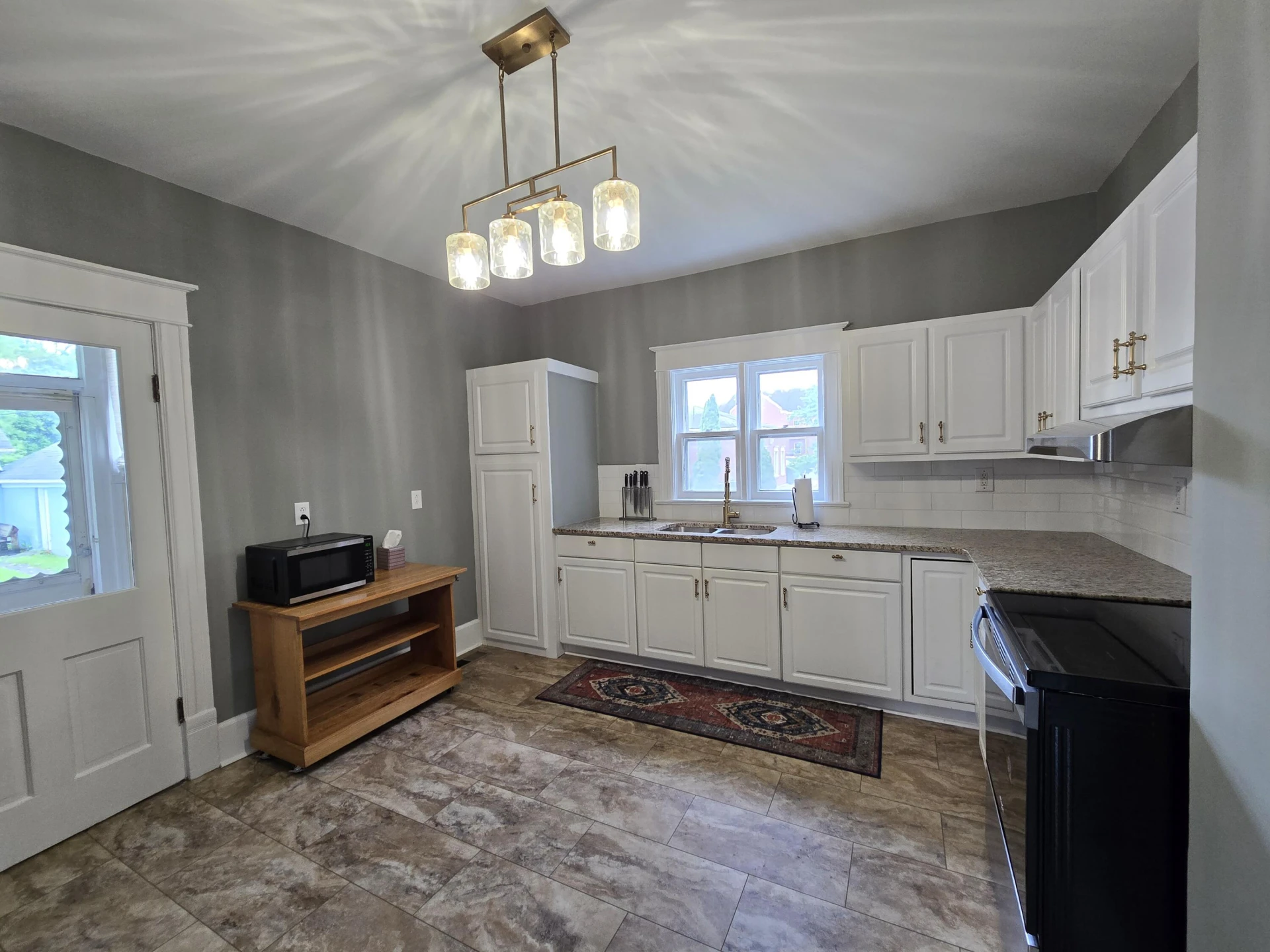 223 W Locust St - Photo 9
