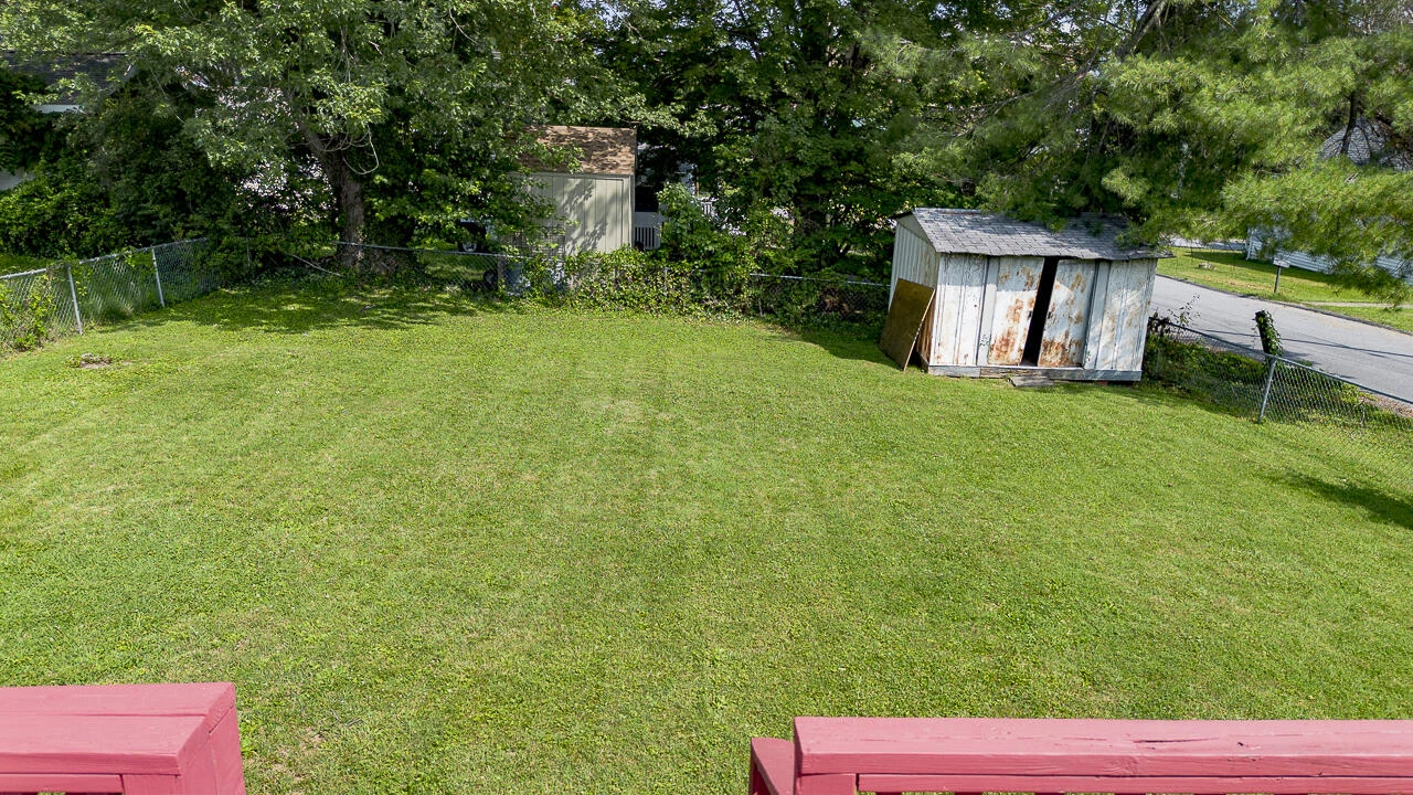 301 Walker St - Photo 11
