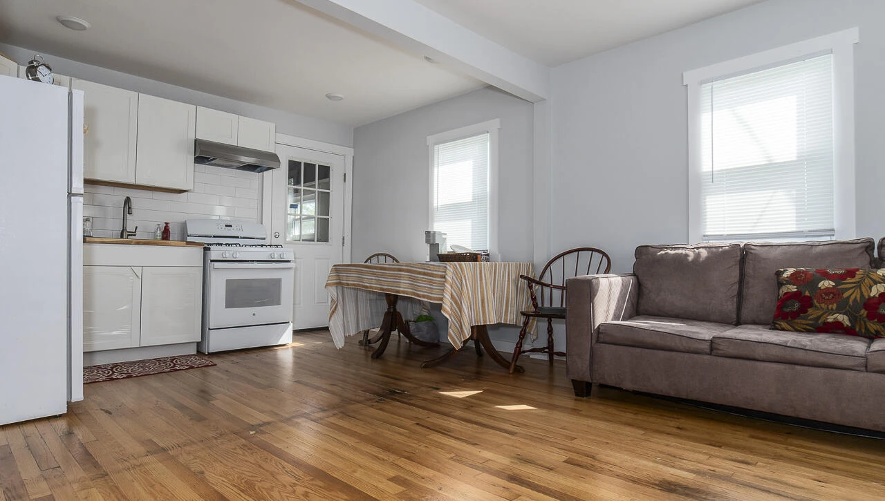 301 Walker St - Photo 13