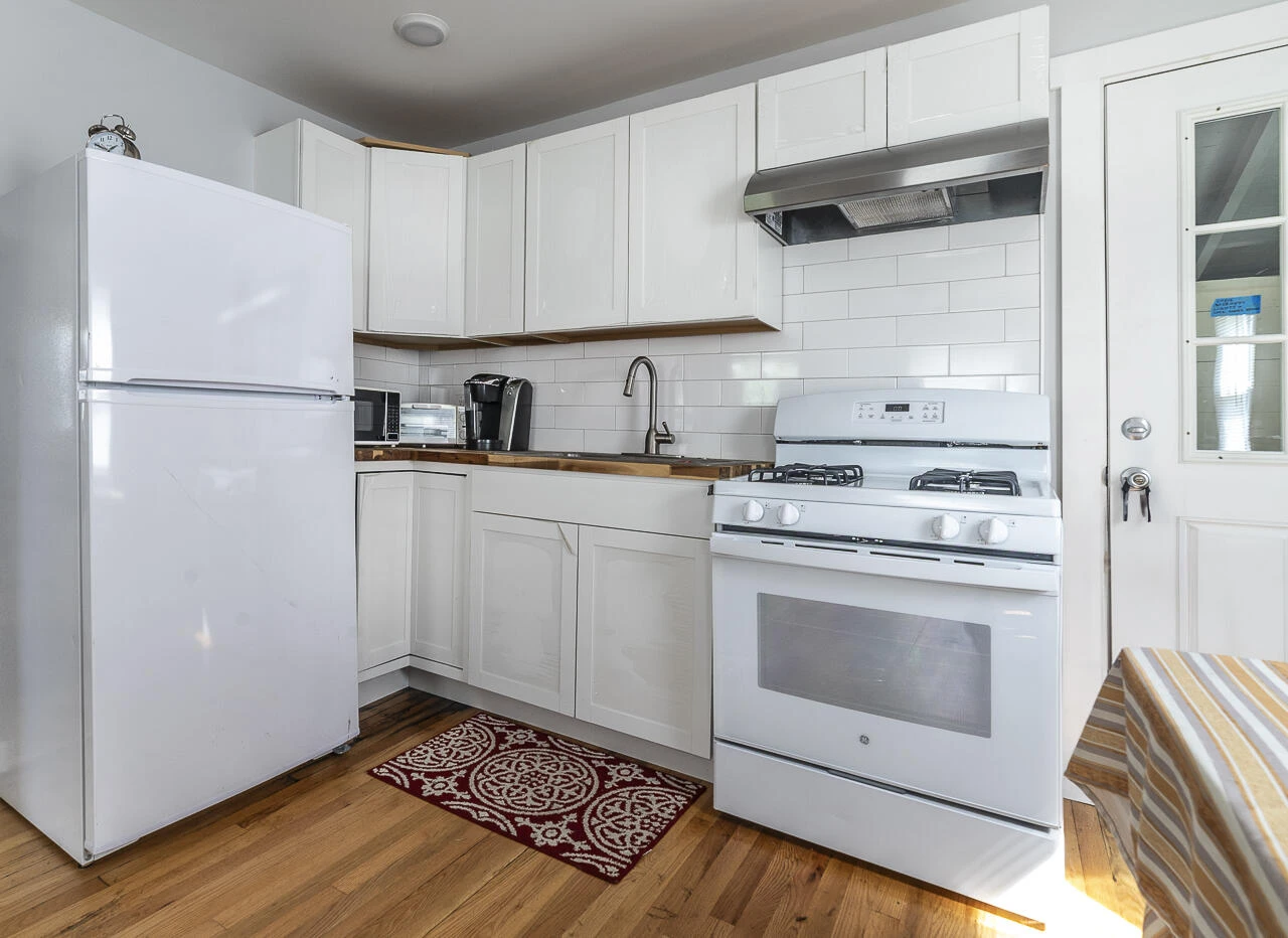301 Walker St - Photo 15