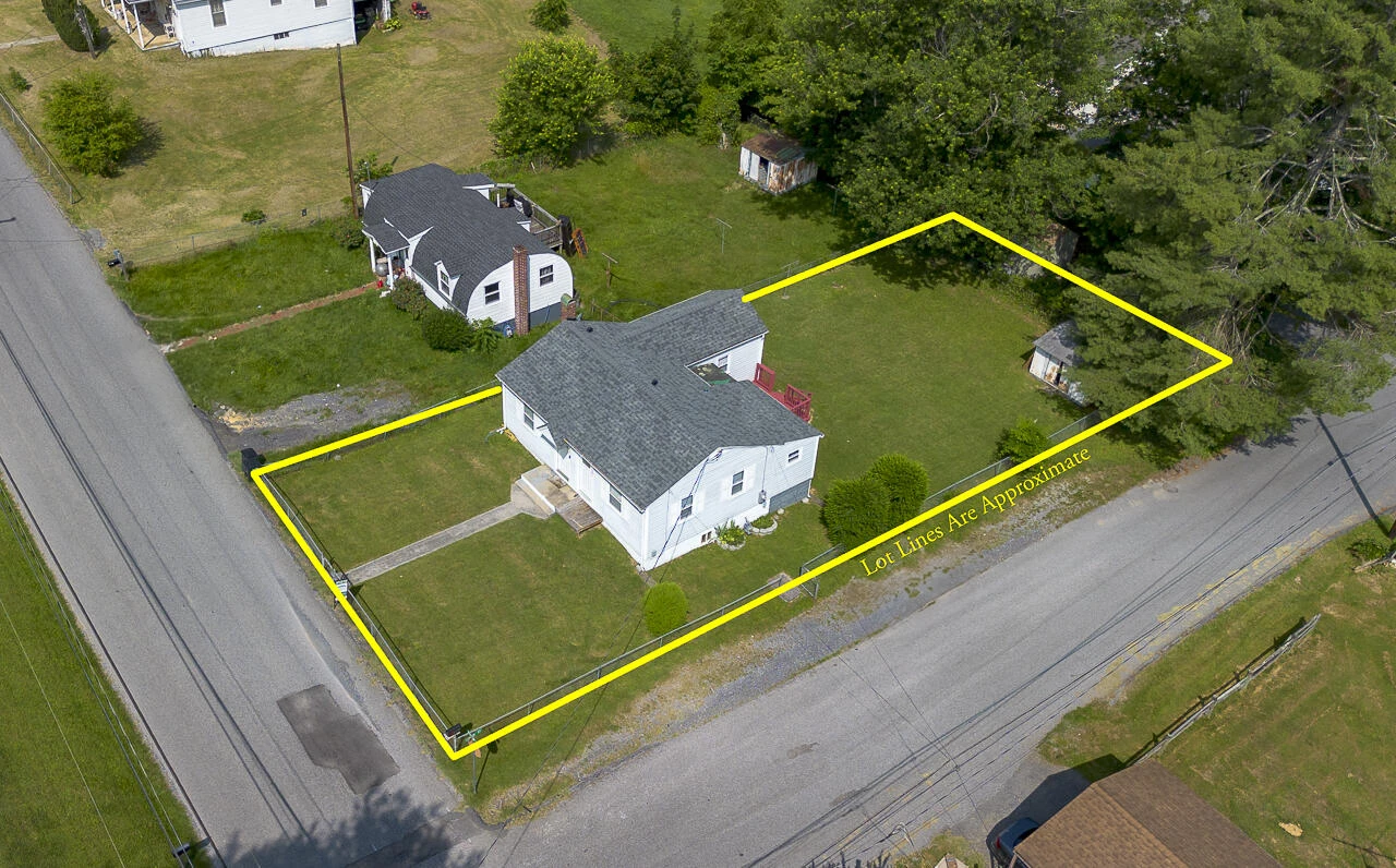 301 Walker St - Photo 5