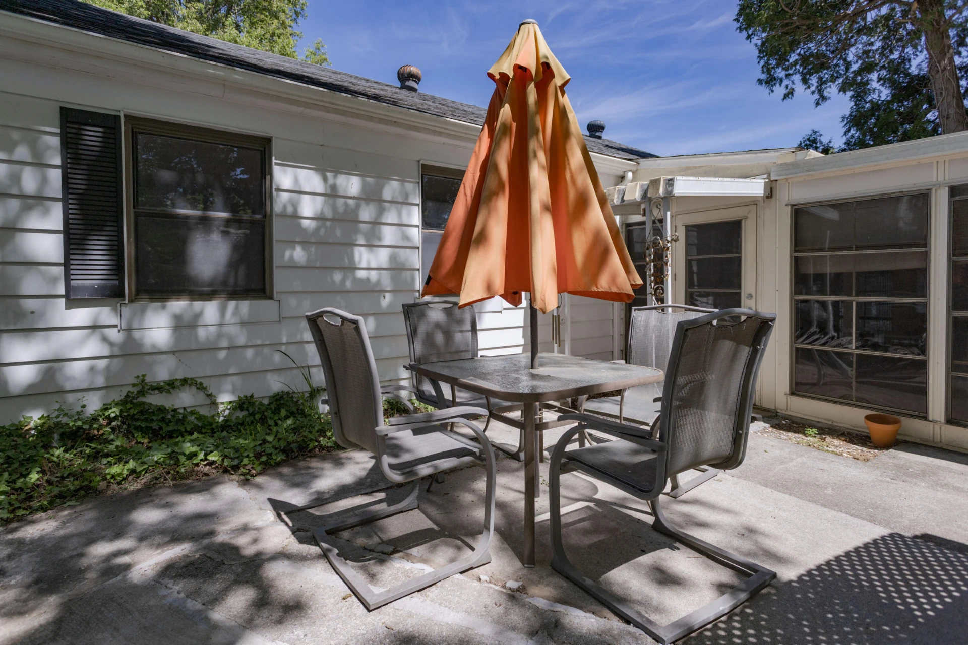 306 Walker St - Photo 17