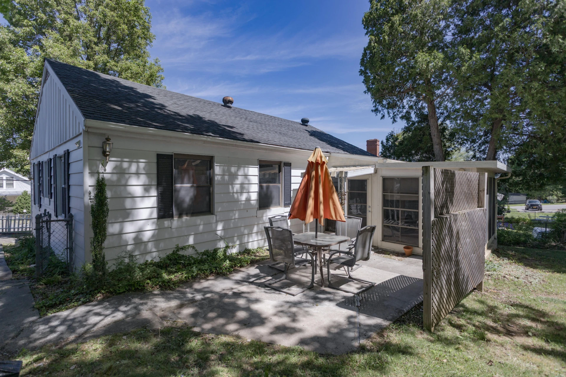 306 Walker St - Photo 18