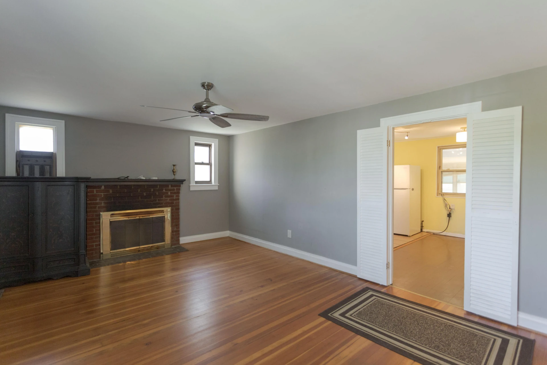306 Walker St - Photo 5
