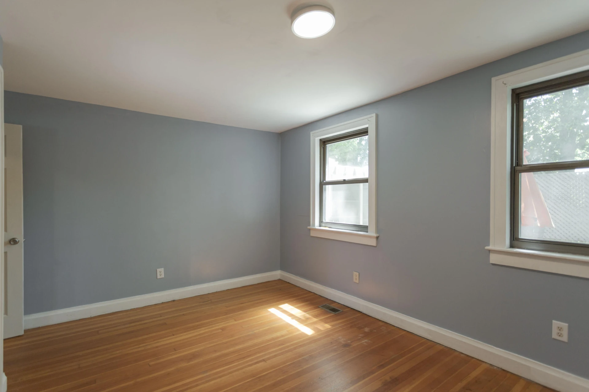 306 Walker St - Photo 9