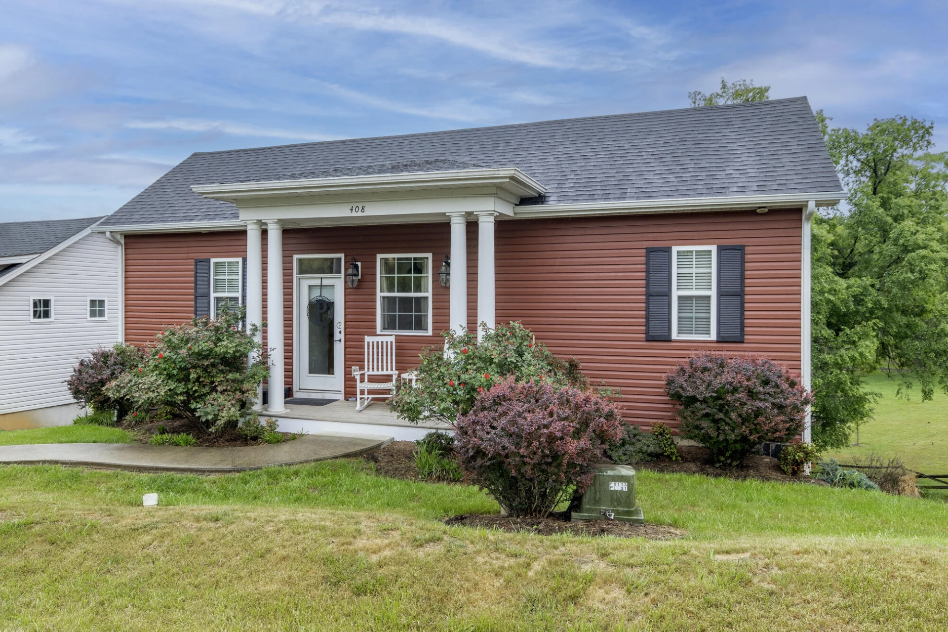 408 Evans Dr - Photo 2