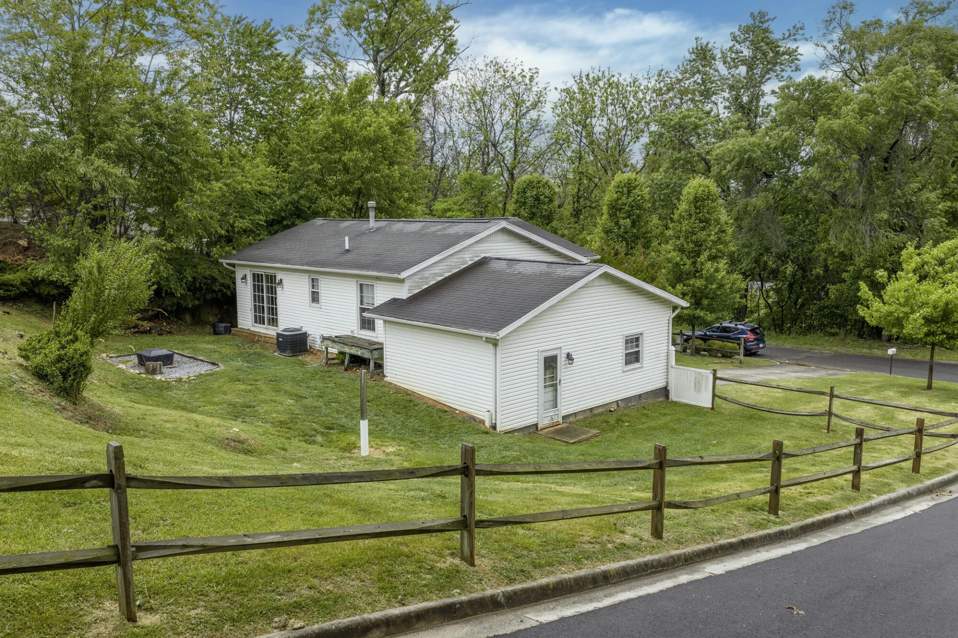 2374 Pine Ave - Photo 5