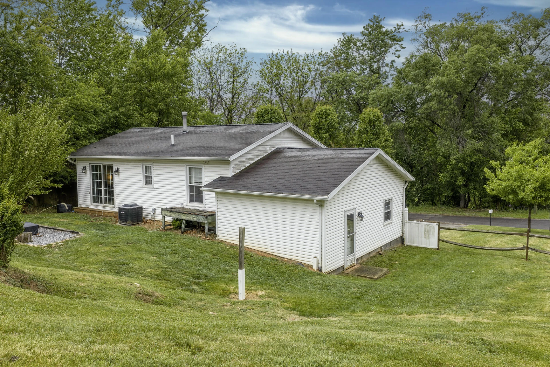2374 Pine Ave - Photo 6