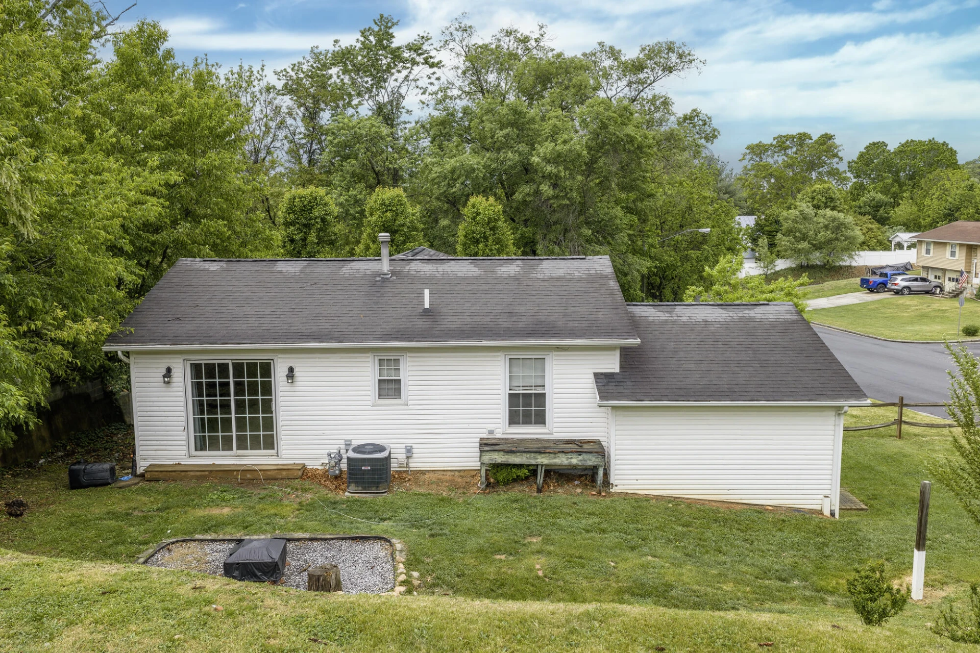2374 Pine Ave - Photo 7