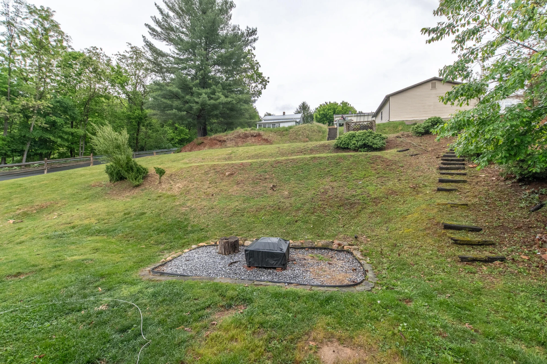 2374 Pine Ave - Photo 9