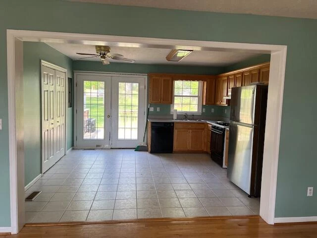 536 FAIRVIEW Pl - Photo 4