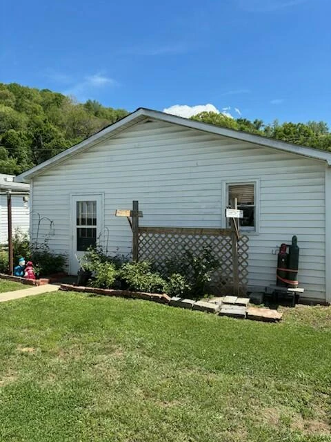 217 E Spruce St E - Photo 27