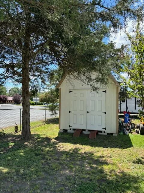 217 E Spruce St E - Photo 29