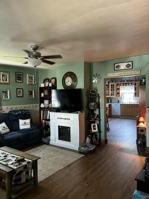 217 E Spruce St E - Photo 6