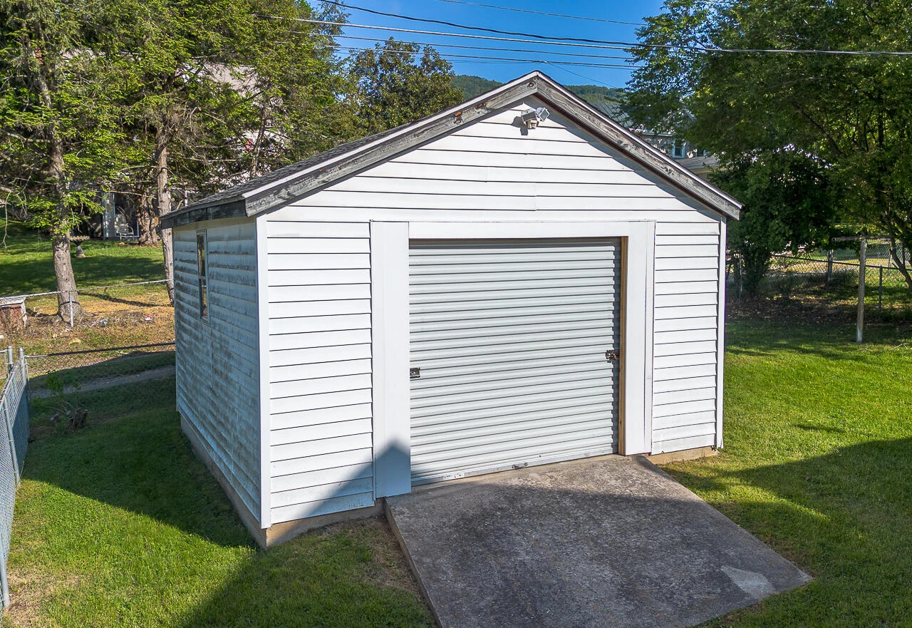 2332 Walnut Ave - Photo 21