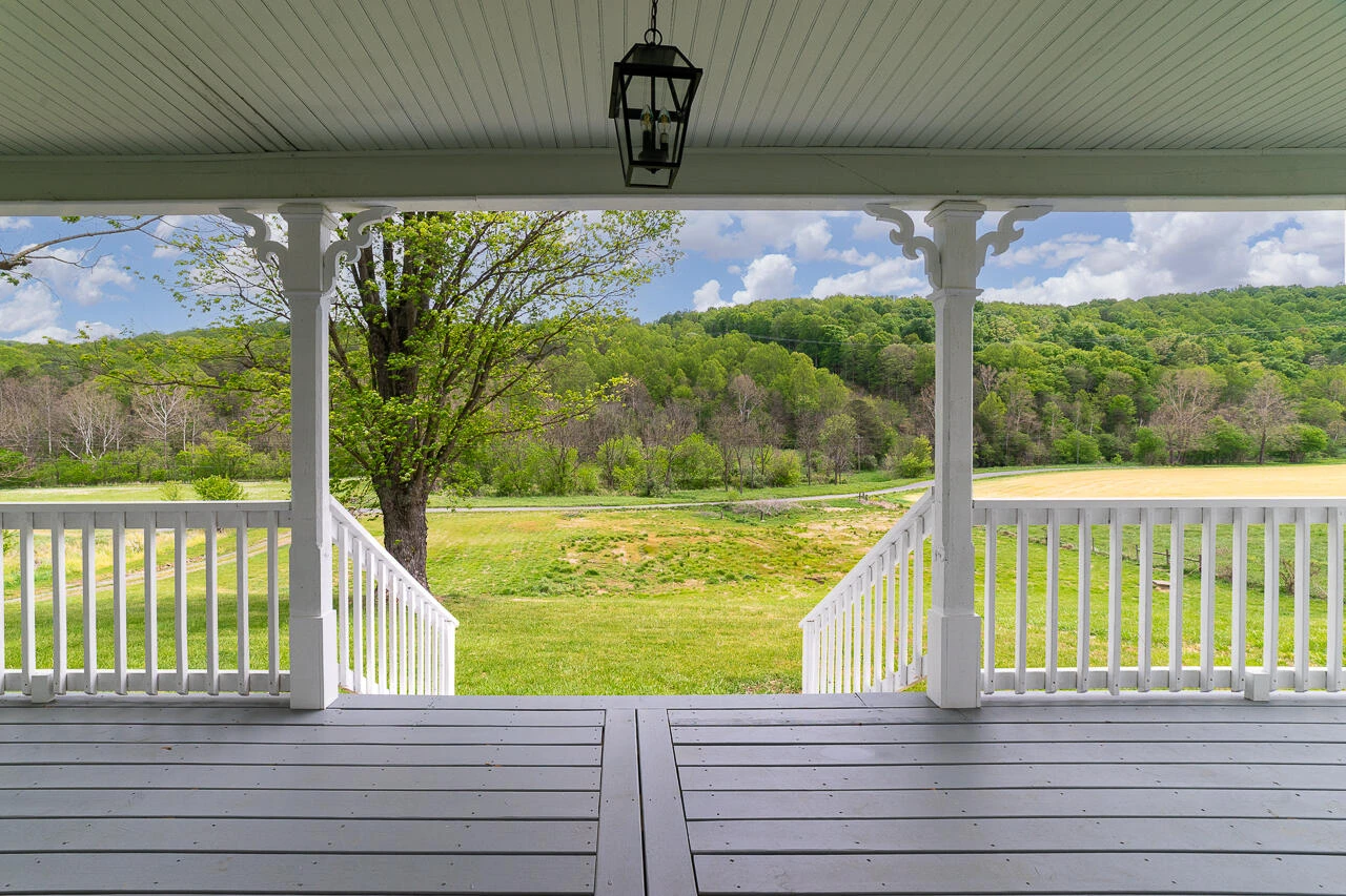 2104 Blue Grass Trl - Photo 2