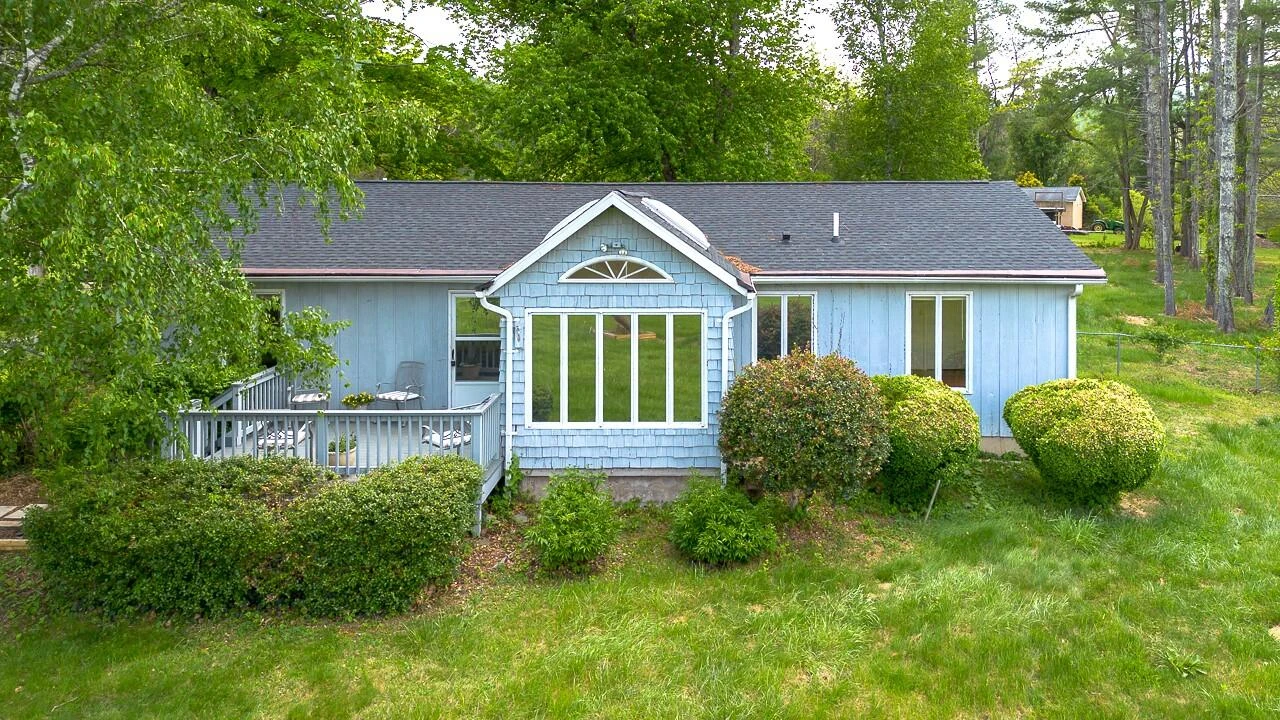 28 Woodrow Ln