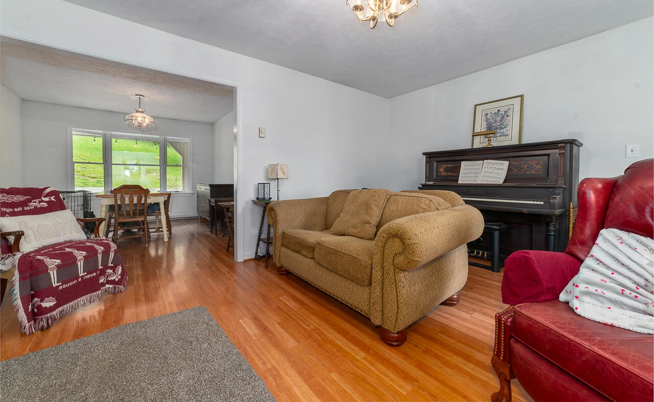 86 Huffman Ln - Photo 18