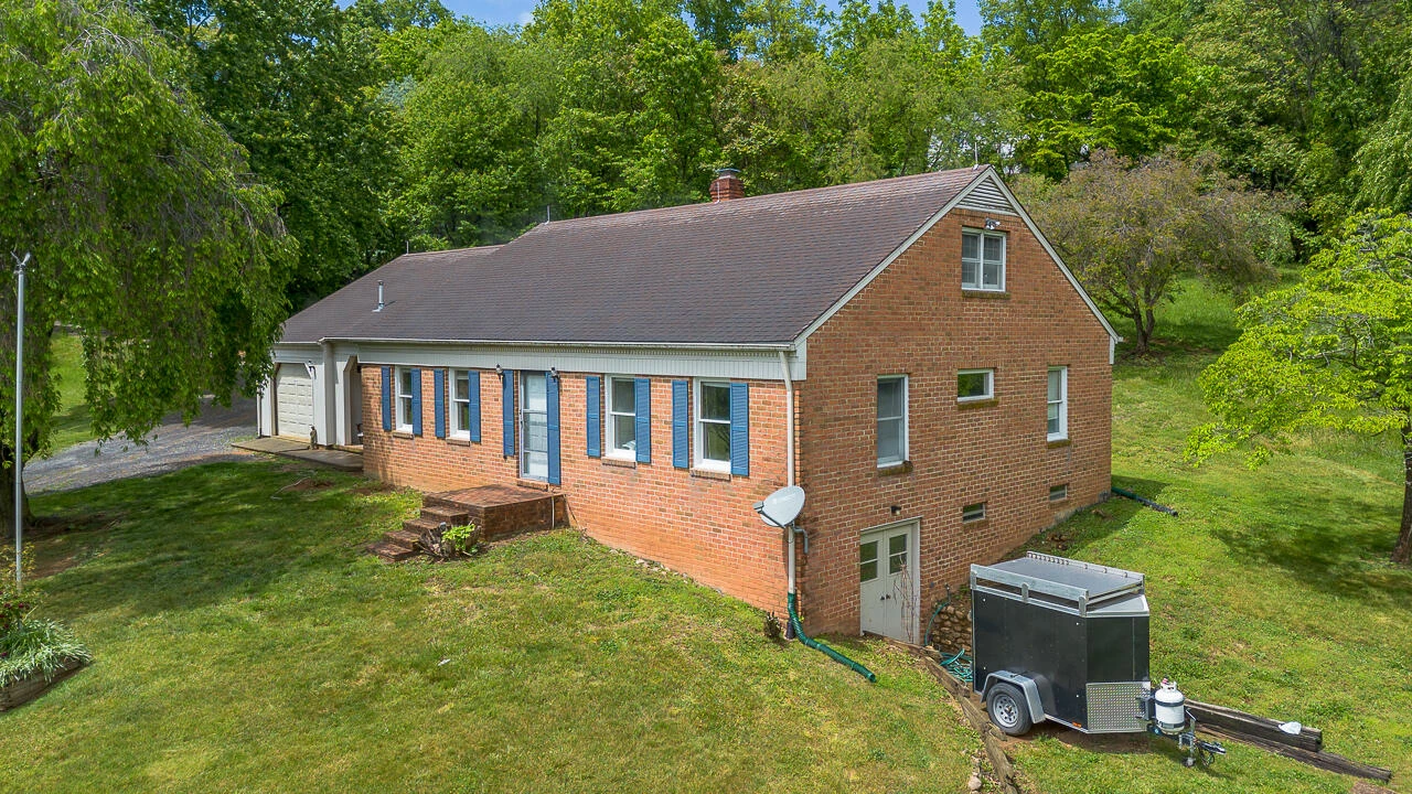 86 Huffman Ln - Photo 2