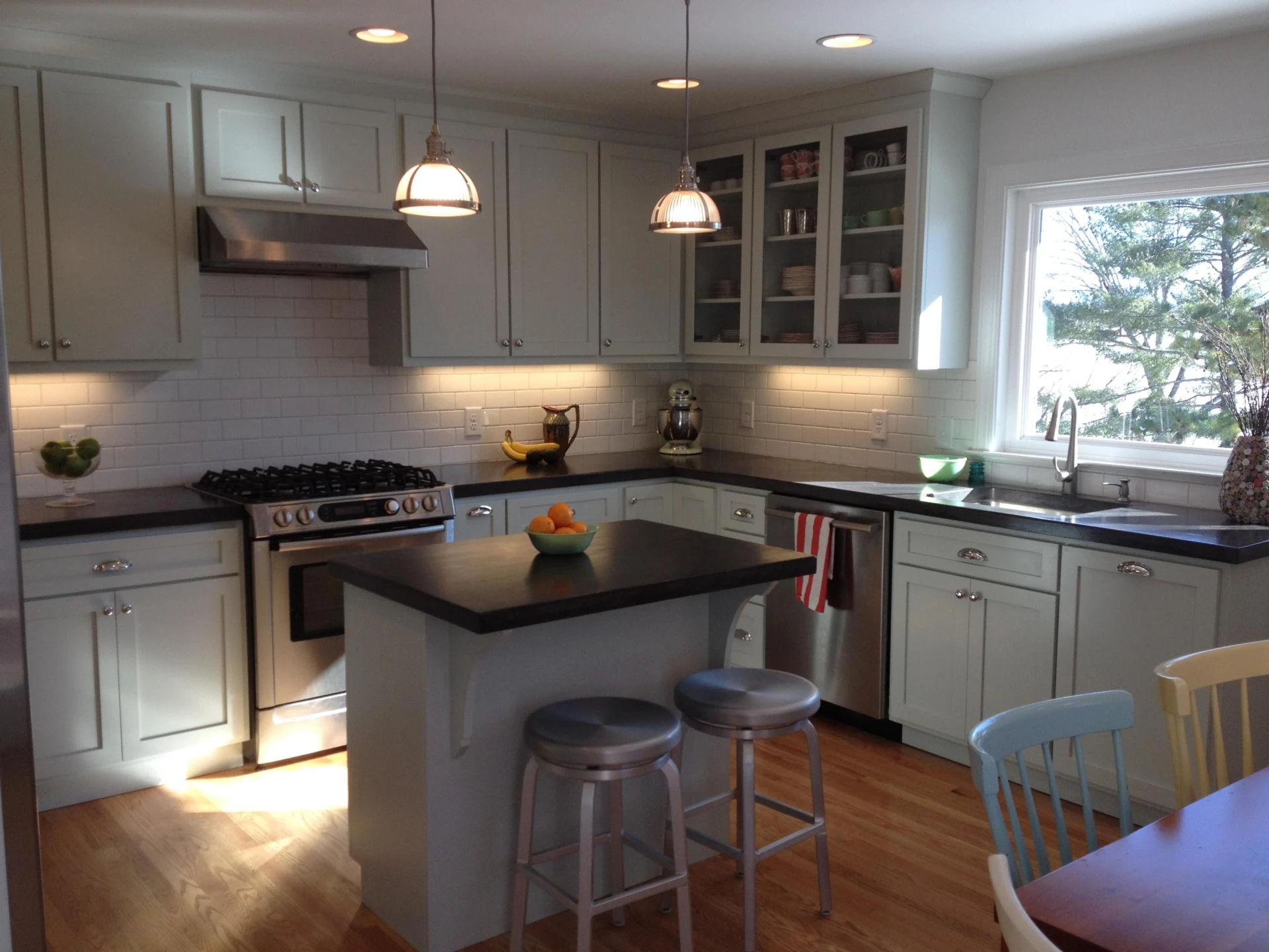 404 Enfield Rd - Photo 5