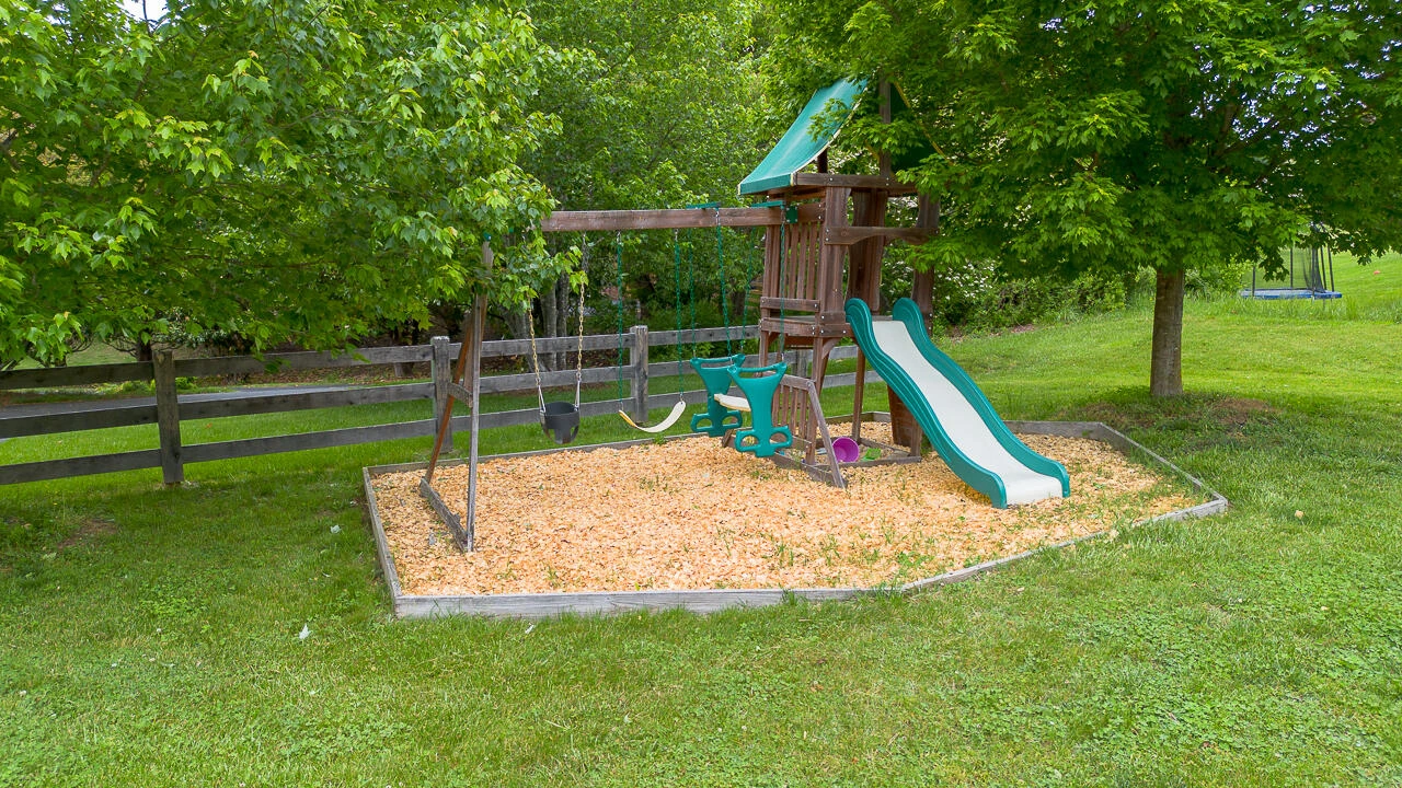 16 HIGH MEADOW Dr - Photo 17