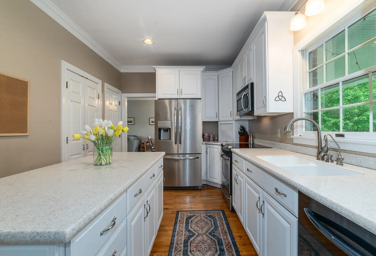 16 HIGH MEADOW Dr - Photo 32