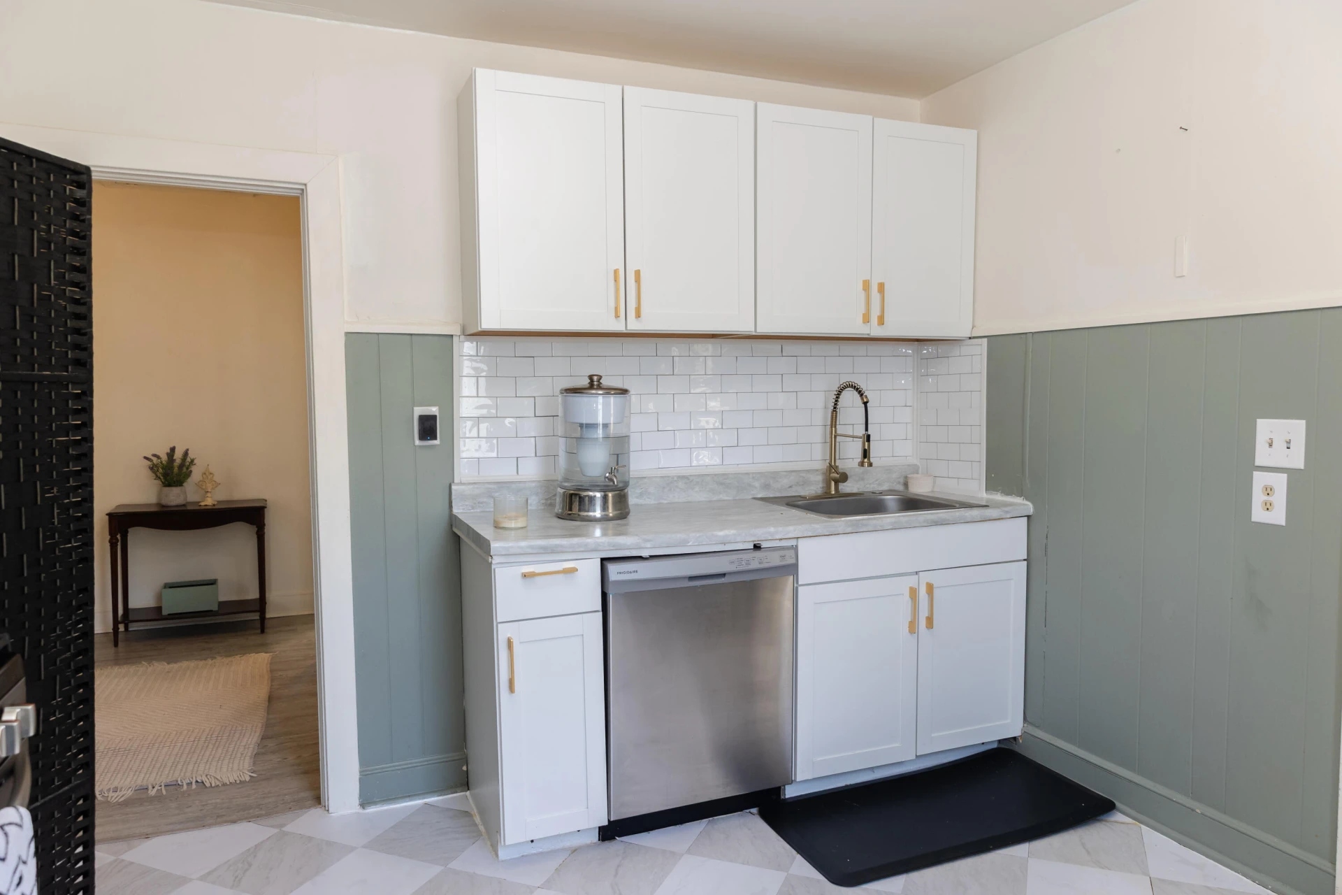 1932 Hawthorne Ave - Photo 16