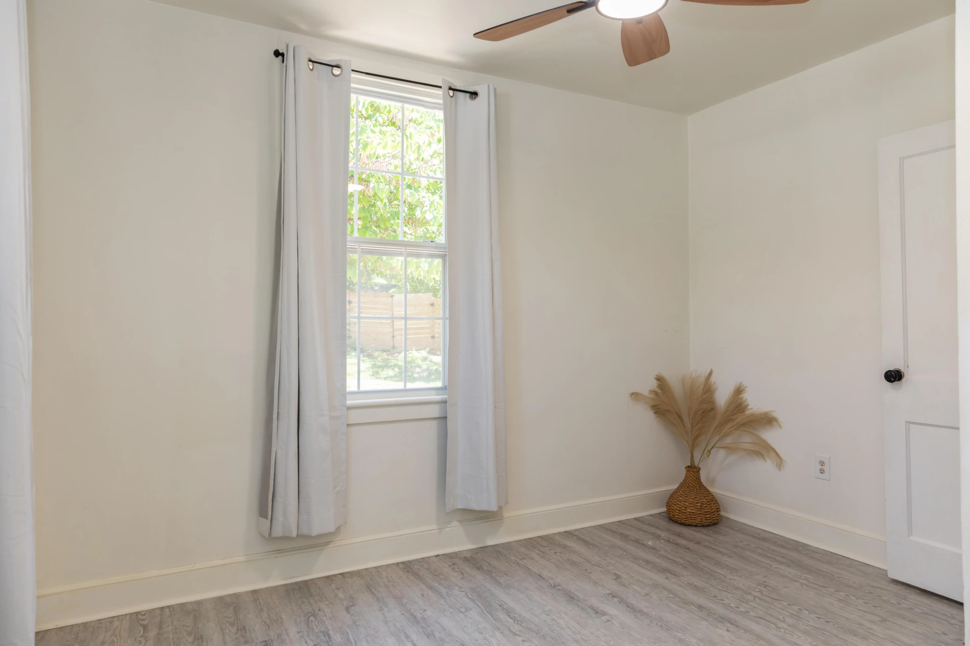 1932 Hawthorne Ave - Photo 25