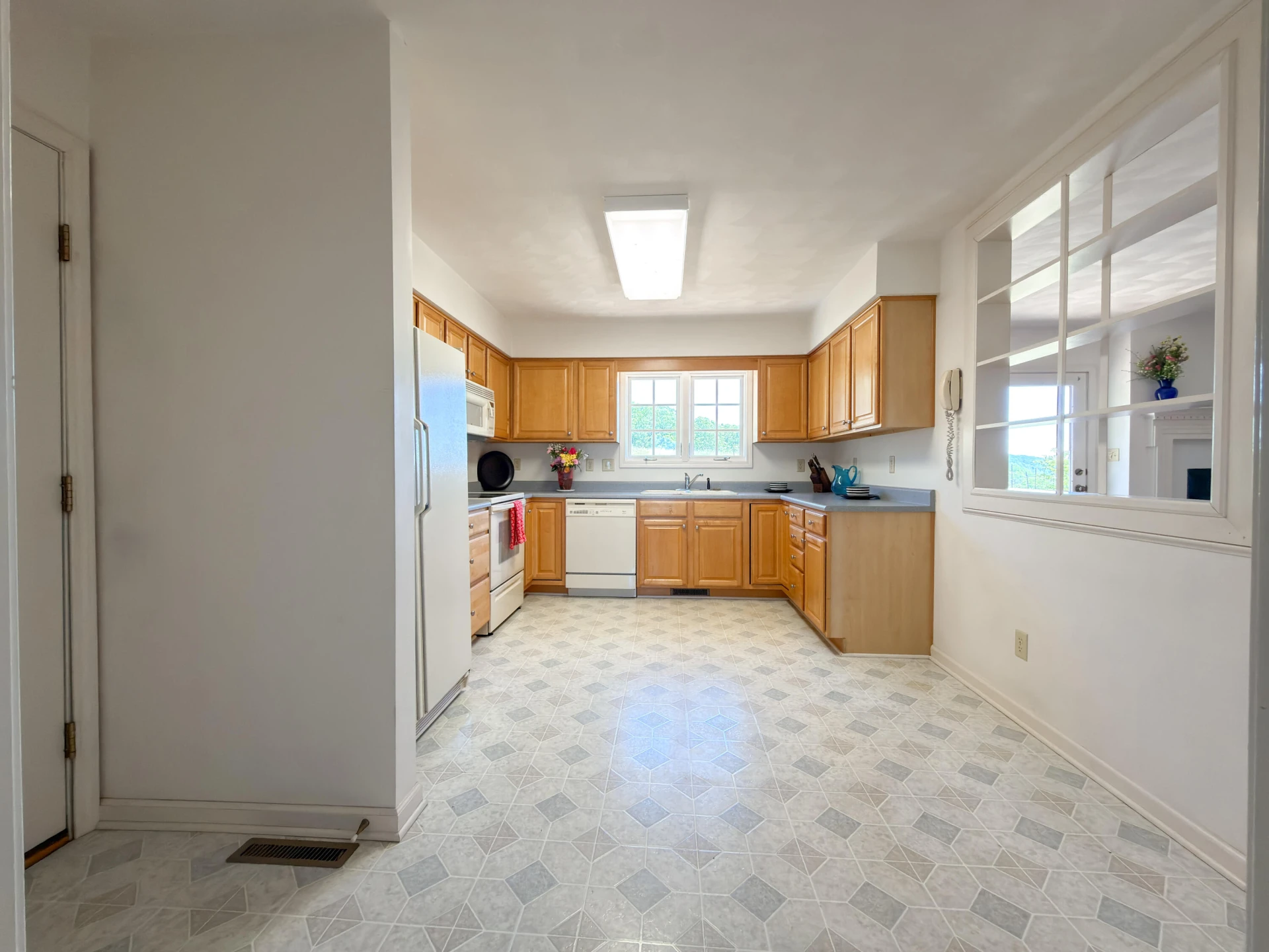 348 Short Hill Dr - Photo 16