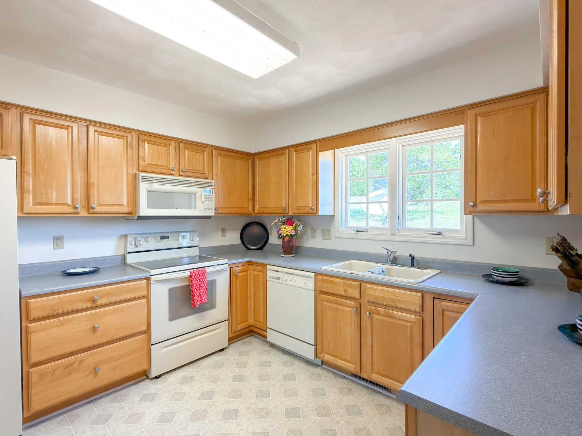 348 Short Hill Dr - Photo 18