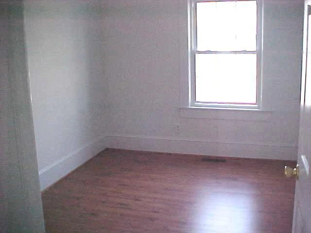 612 ANDERSON St - Photo 3