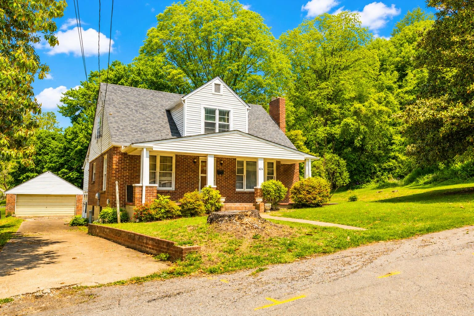 624 E Tyler Ln