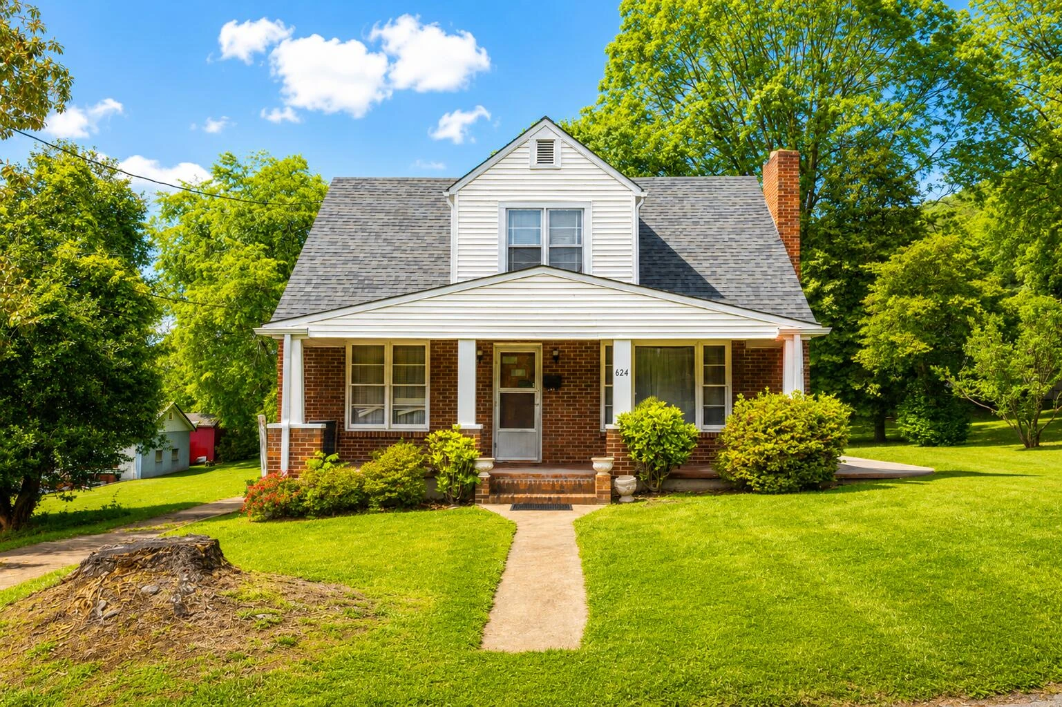 624 E Tyler Ln - Photo 2