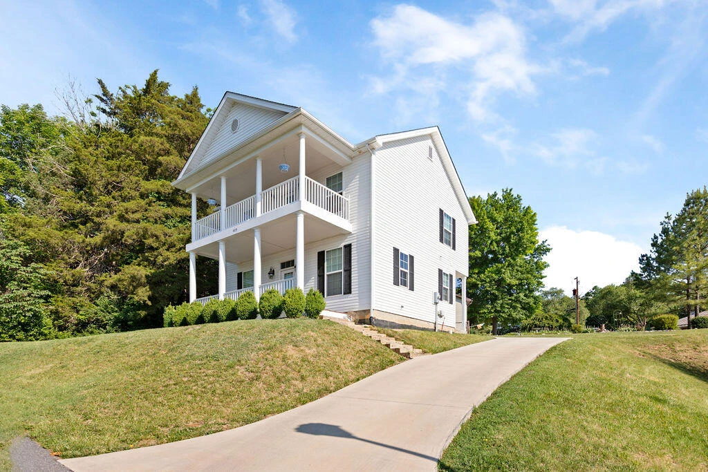405 EVANS Dr