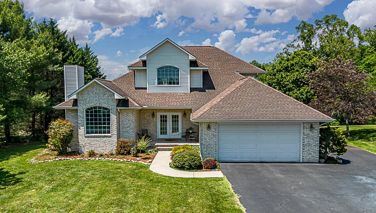 23 HIGH MEADOW Dr