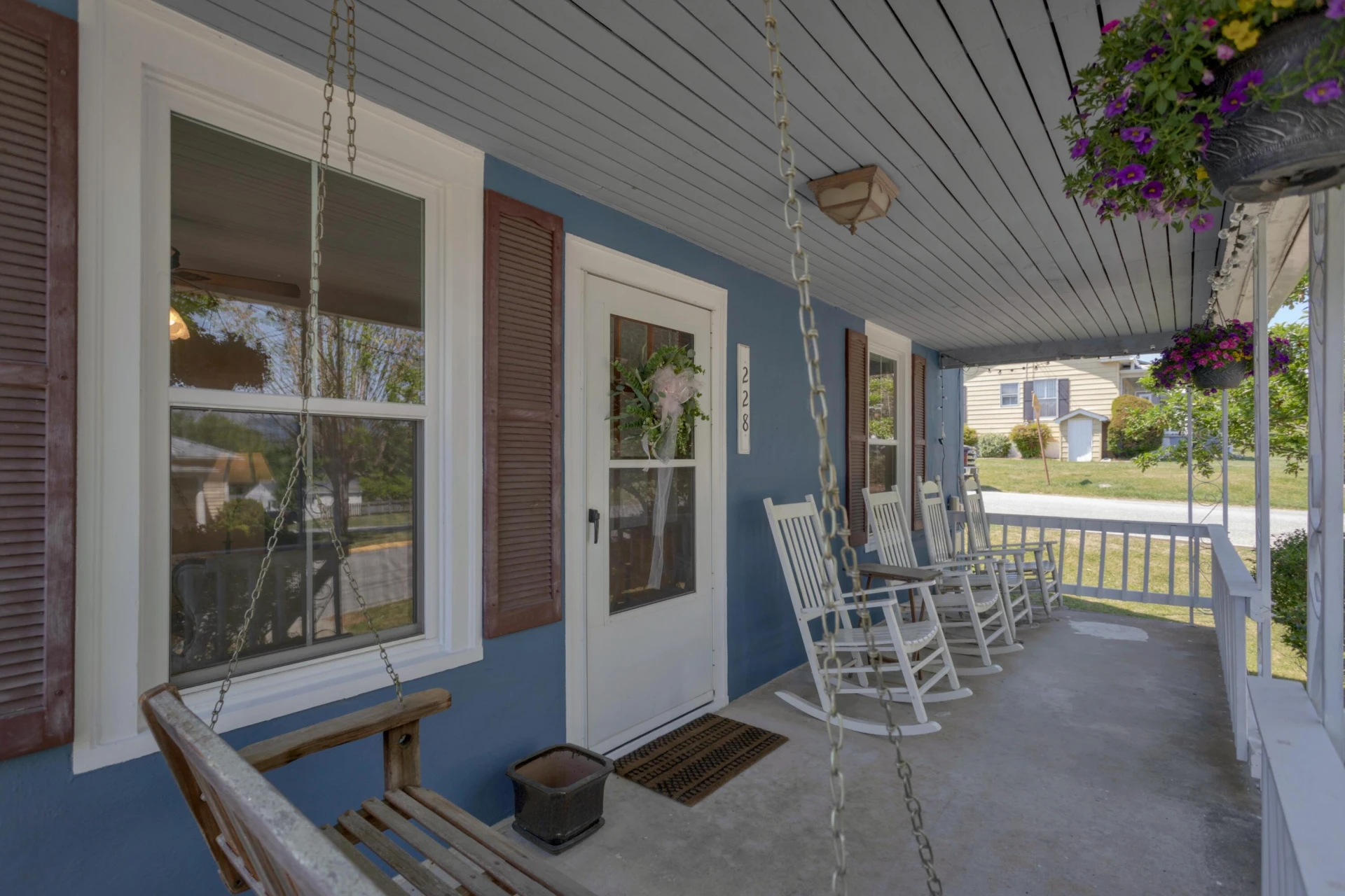228 Summit St - Photo 2