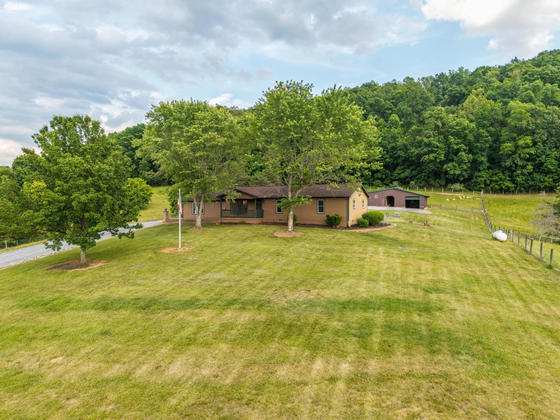 608 MOUNTAIN VIEW Rd - Photo 16