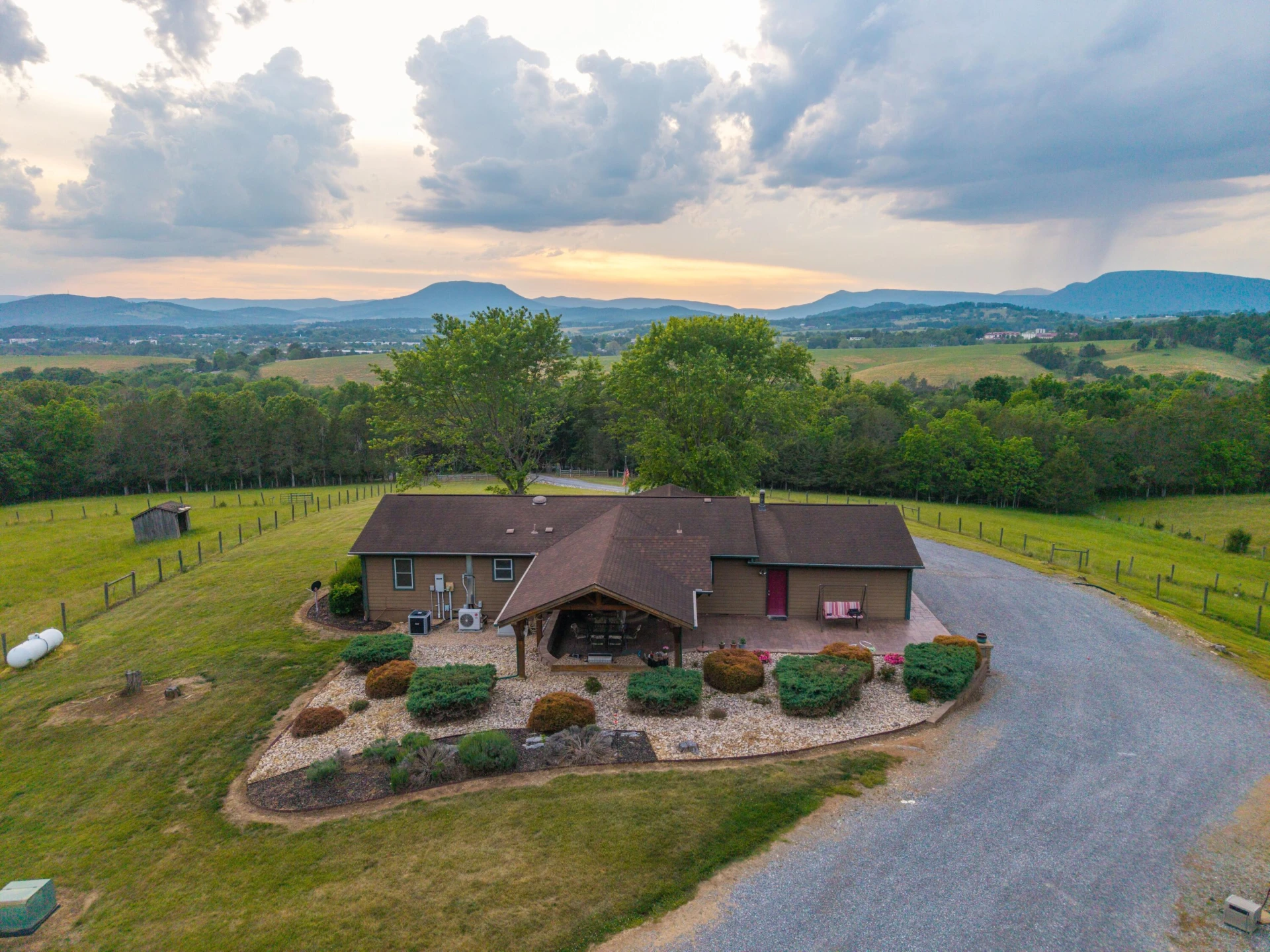 608 MOUNTAIN VIEW Rd - Photo 6