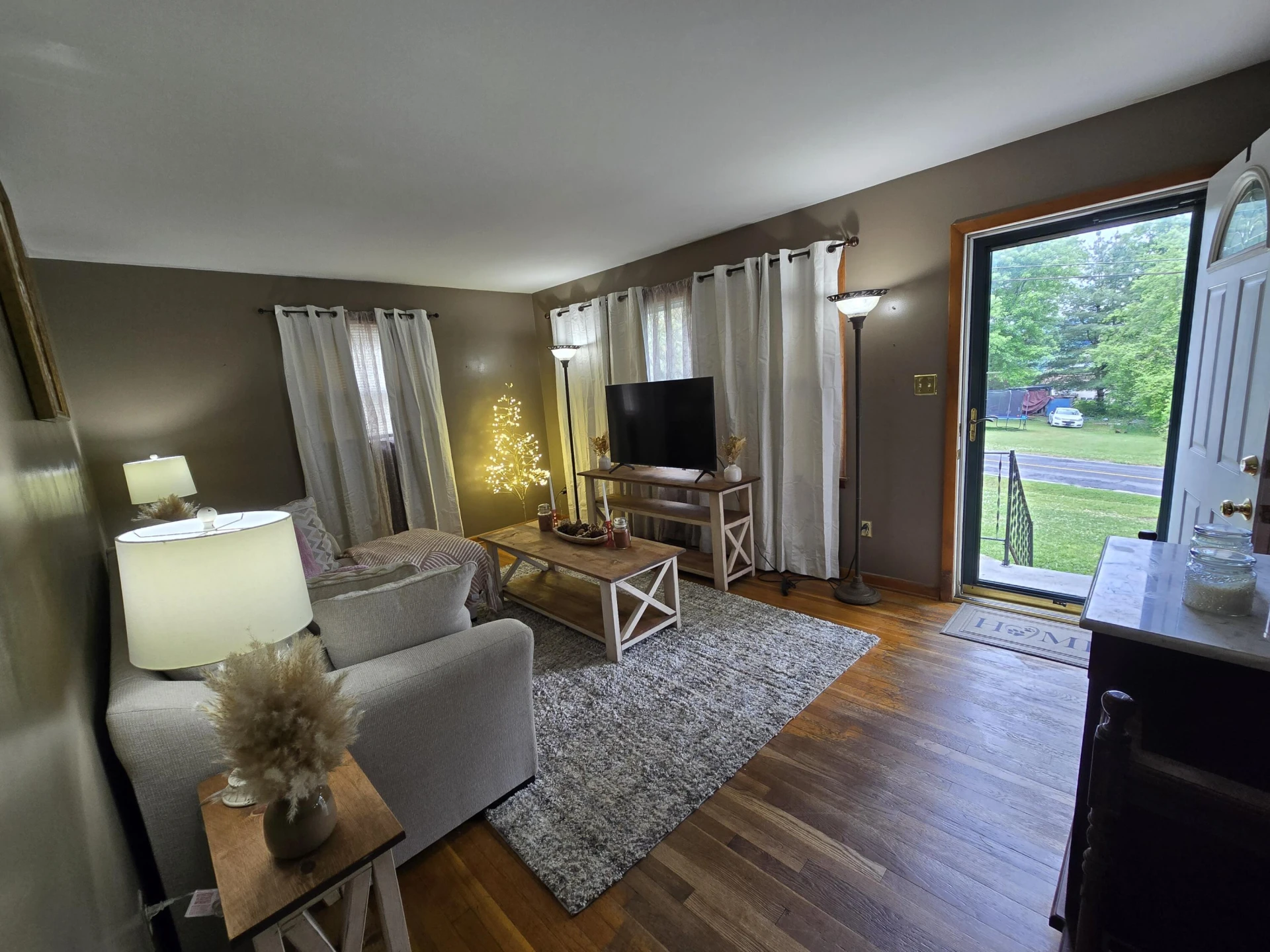 707 N Augusta Ave - Photo 3