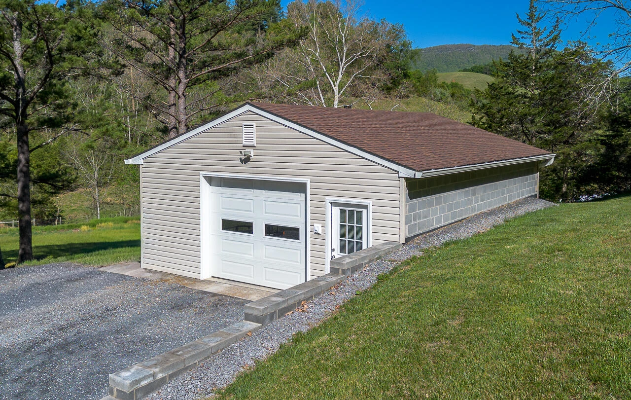 1117 Wide Gap Rd - Photo 25