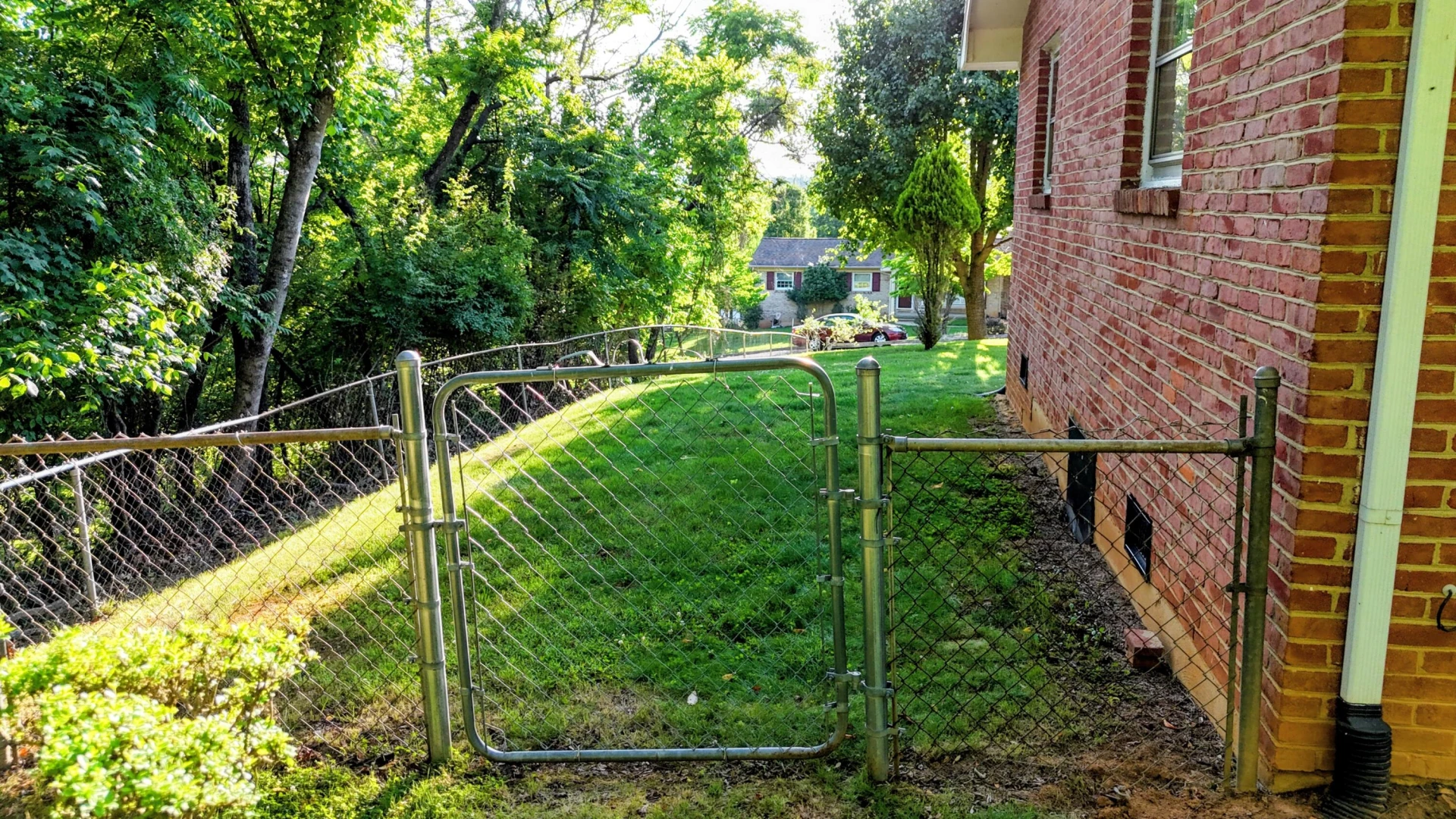 2460 Pine Ave - Photo 12