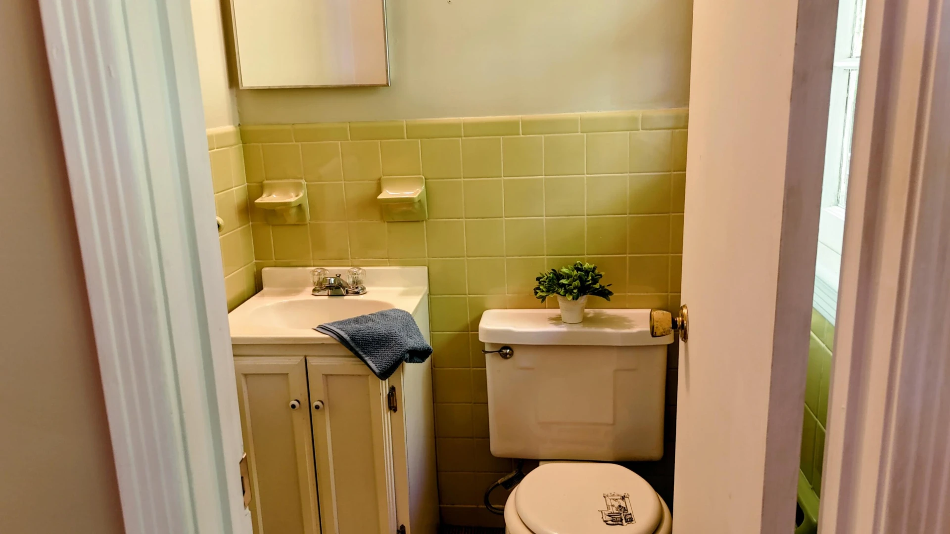 2460 Pine Ave - Photo 19