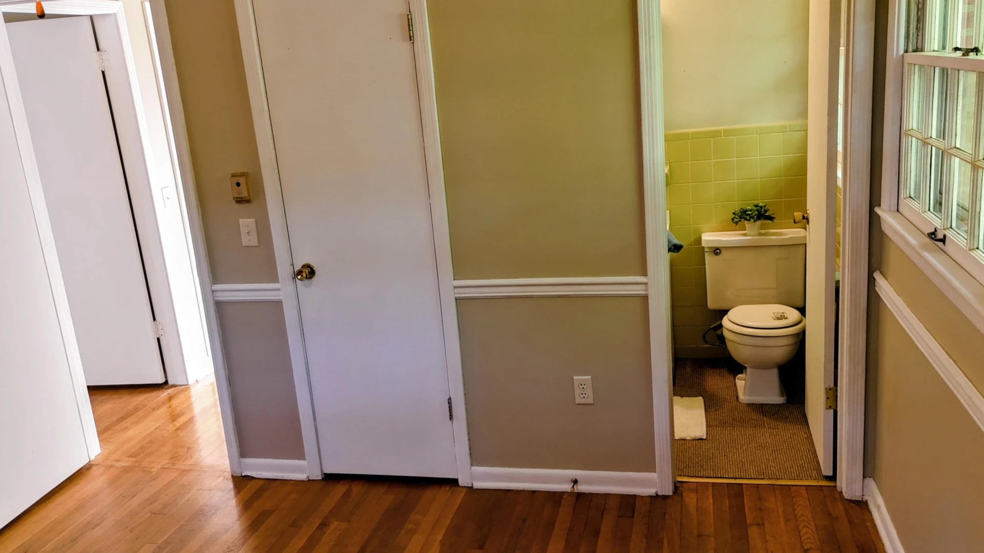 2460 Pine Ave - Photo 20