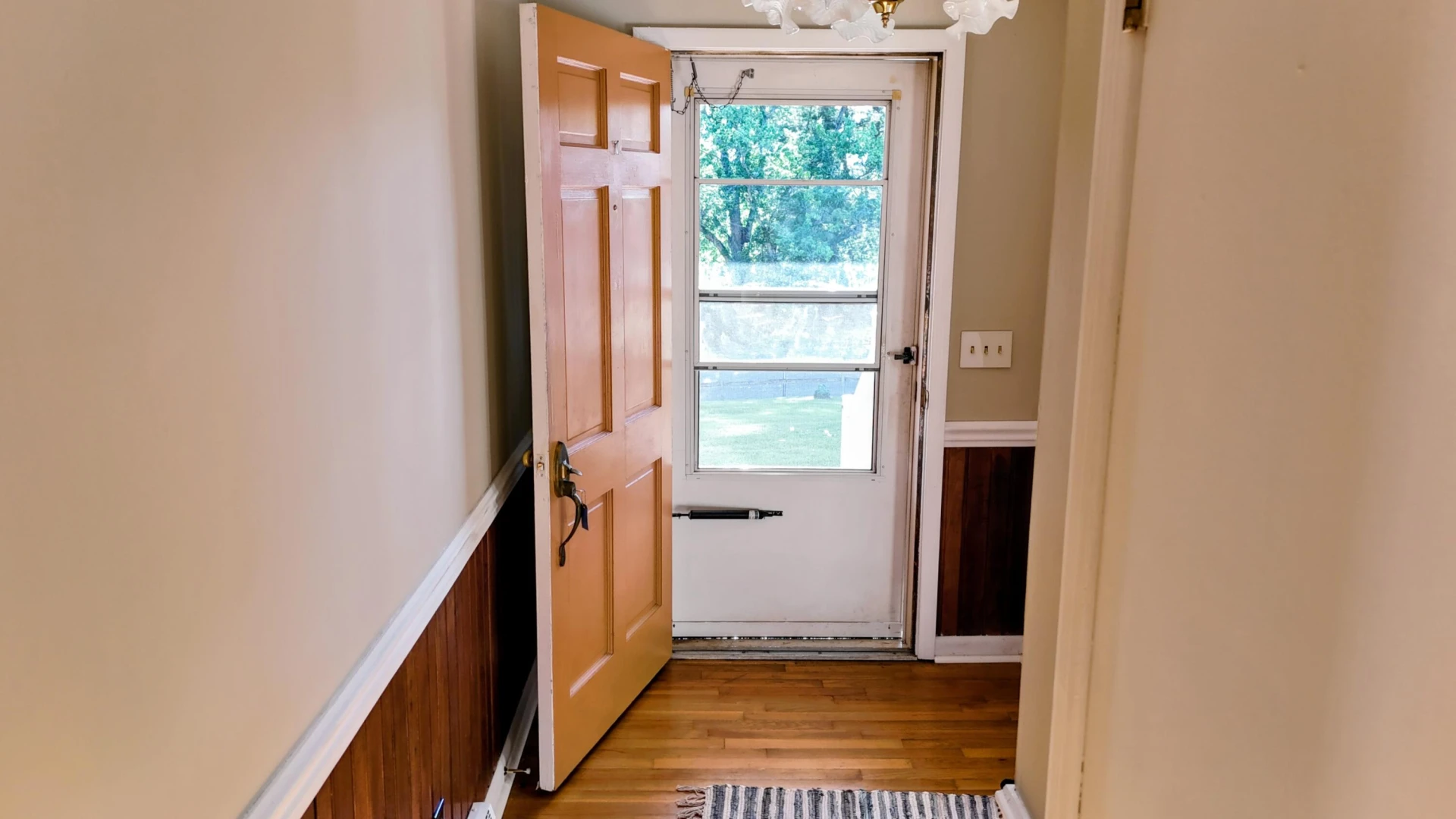 2460 Pine Ave - Photo 27