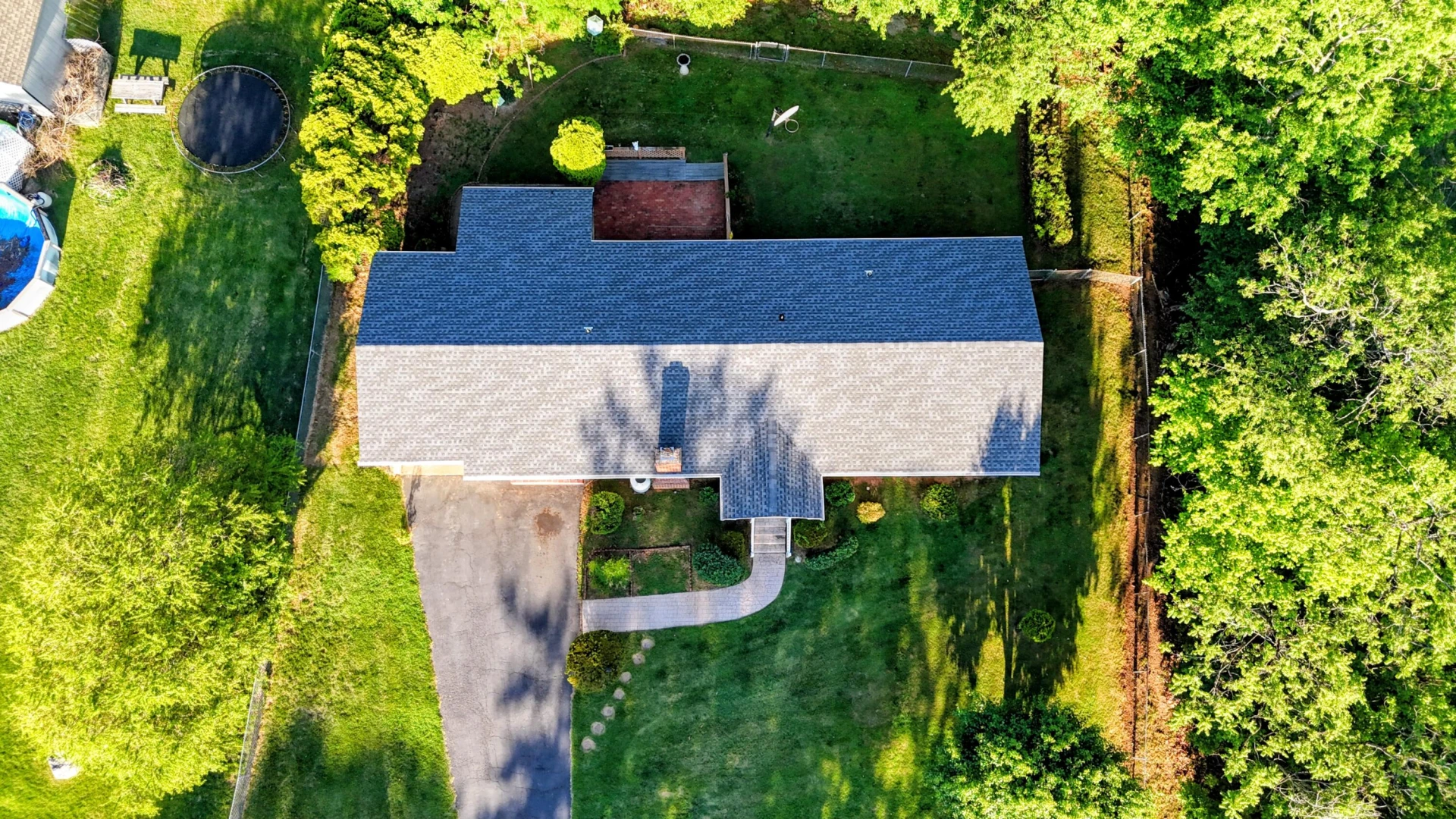2460 Pine Ave - Photo 37