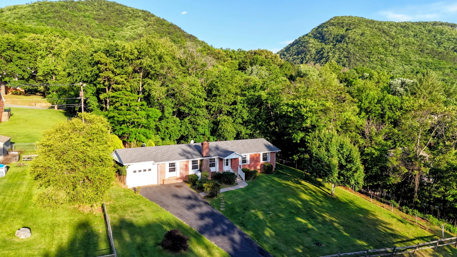 2460 Pine Ave - Photo 4