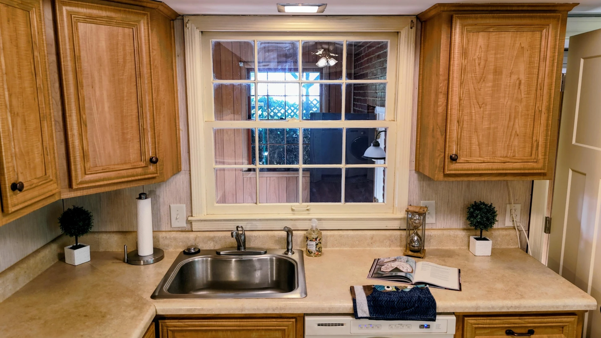 2460 Pine Ave - Photo 5