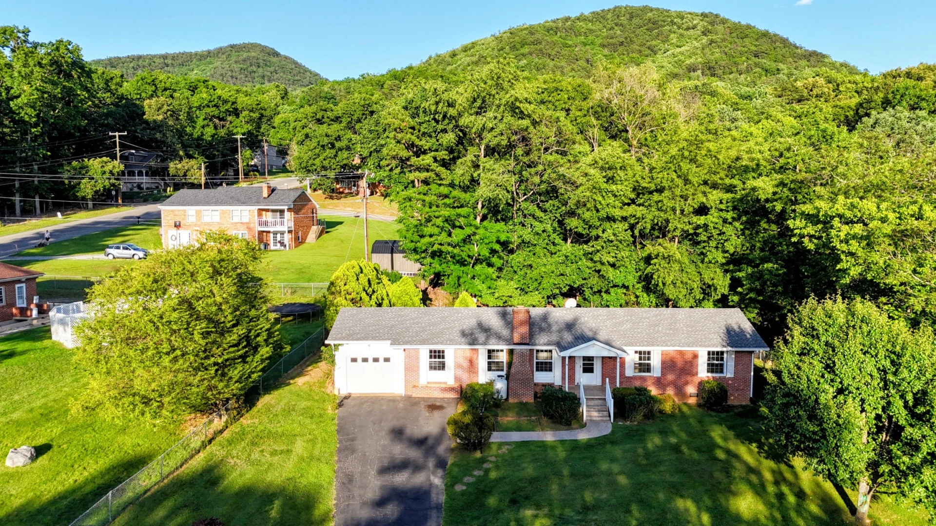 2460 Pine Ave - Photo 7